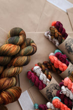 Load image into Gallery viewer, Olive Oysterling