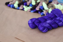 Load image into Gallery viewer, Sweet Violet