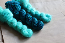 Load image into Gallery viewer, Ooey Gooey Cowl Kit
