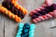 Load image into Gallery viewer, Ooey Gooey Cowl Kit
